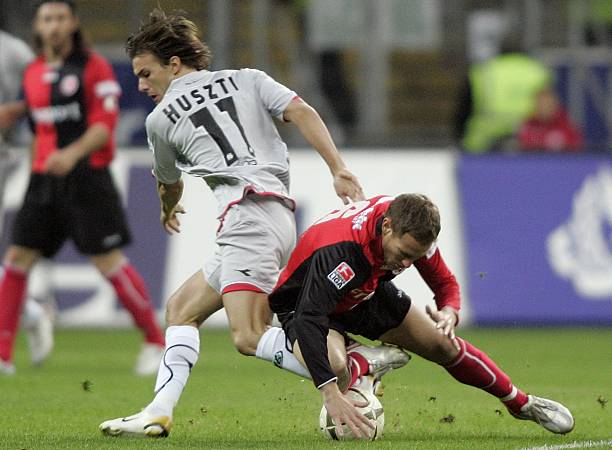 尼与劳德鲁 尼与劳德鲁